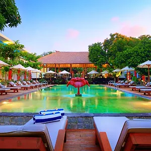ozz-hotel-kuta-bali.hotelsseminyak.net/