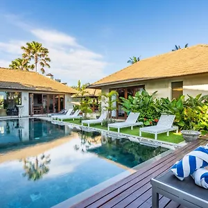 akasha-villa.hotelsseminyak.net/