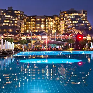 Üdülőközpont Limak Lara Deluxe & Antalya